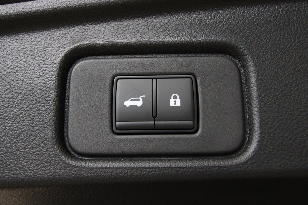 Vehicle image 33 of 39