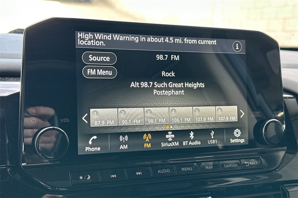 2025 Nissan Pathfinder Platinum Image 13 of 21