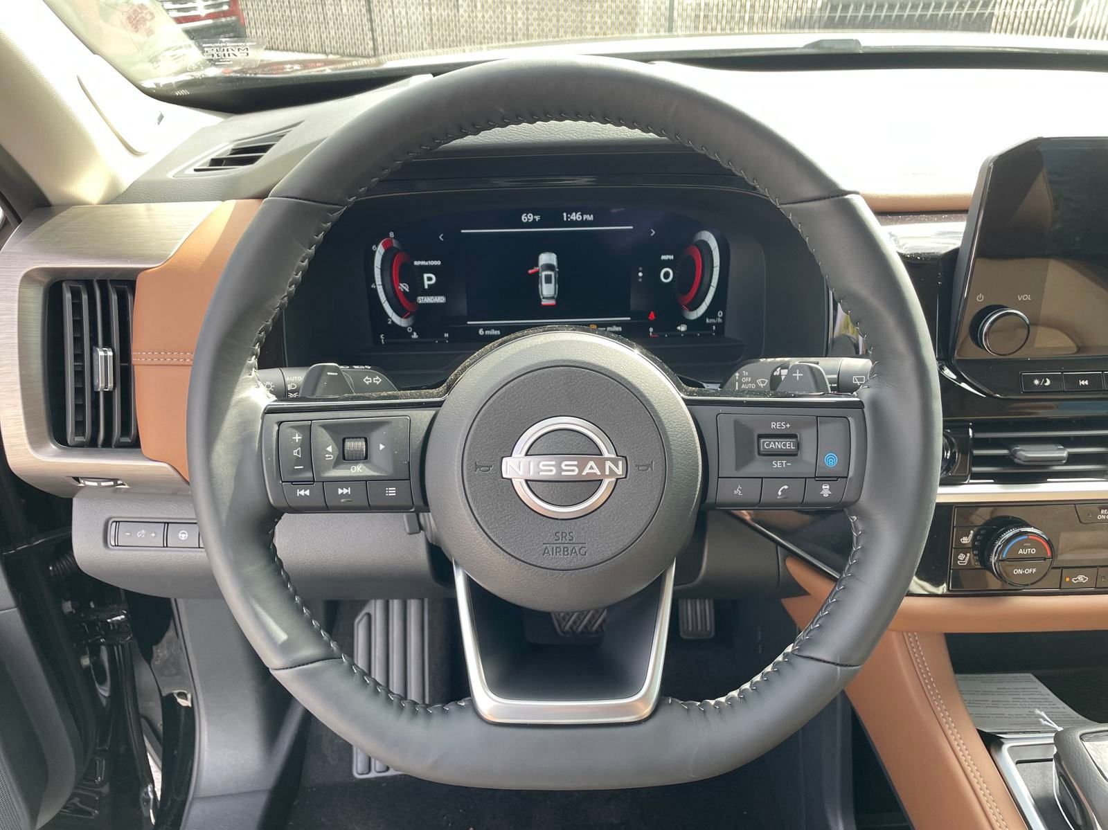 Vehicle image 12 of 19
