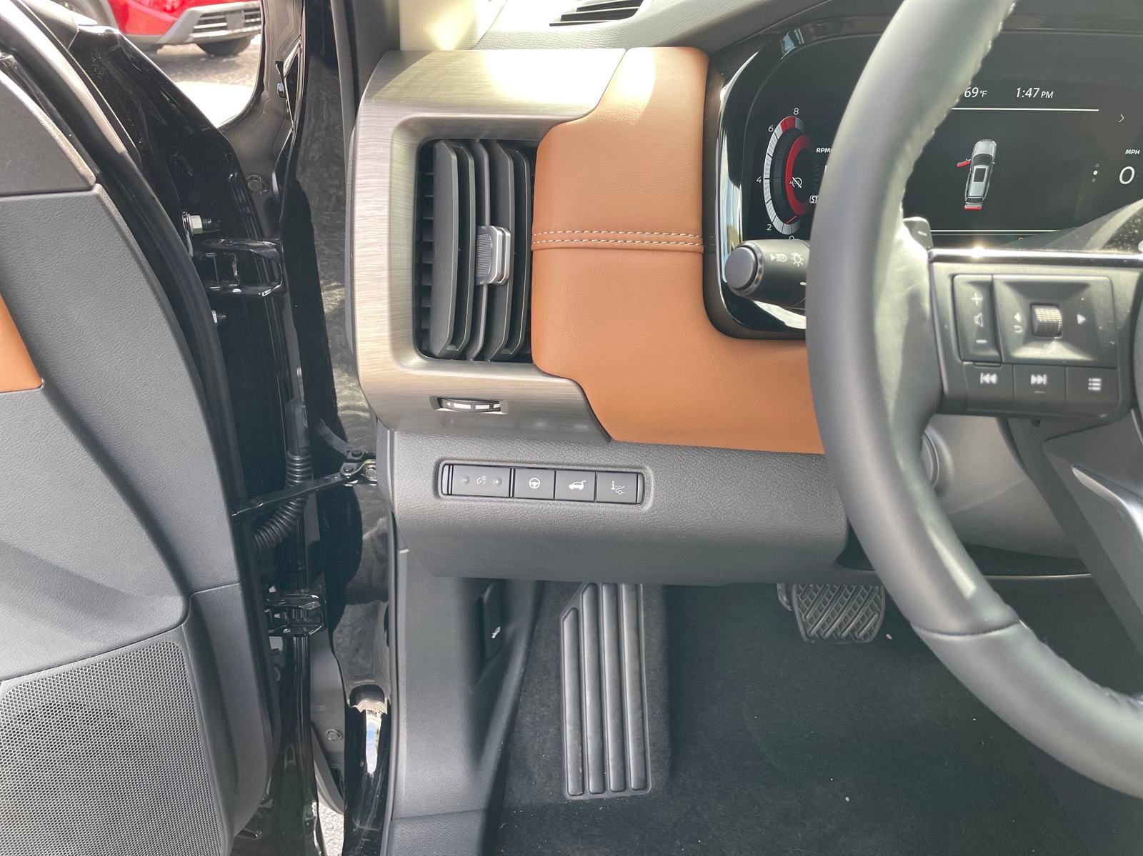 Vehicle image 18 of 19
