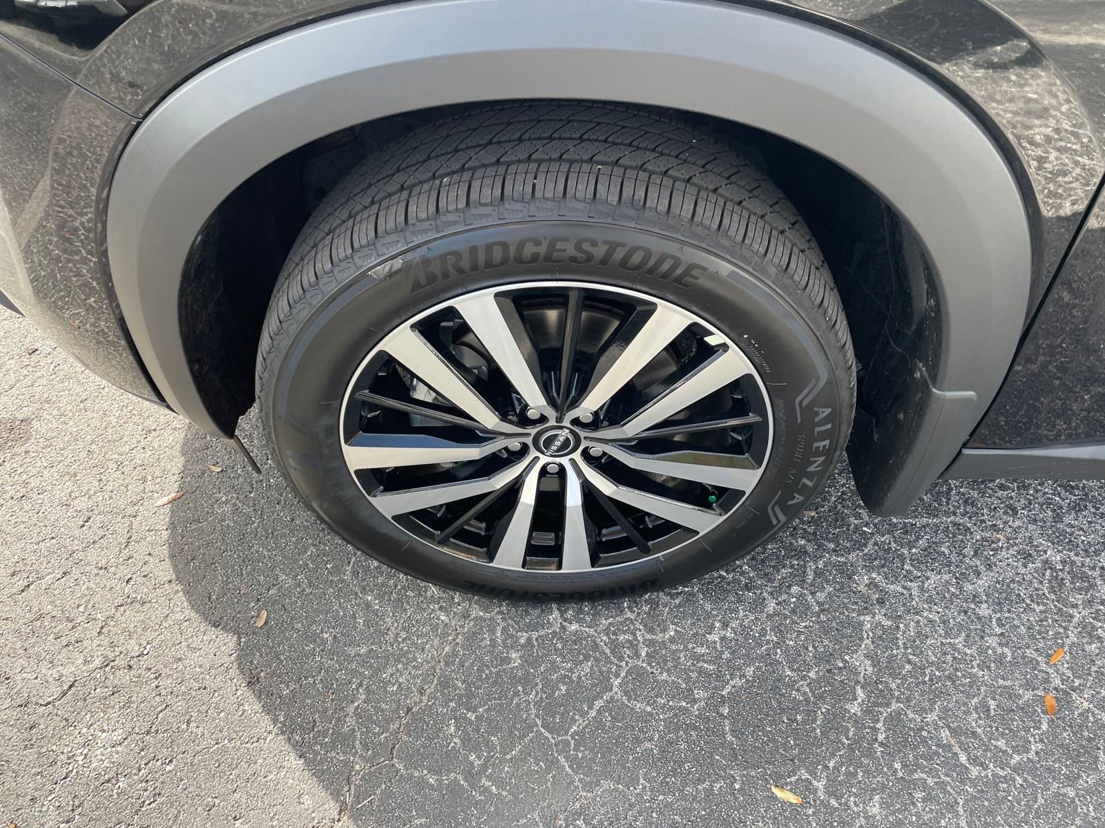 Vehicle image 9 of 19