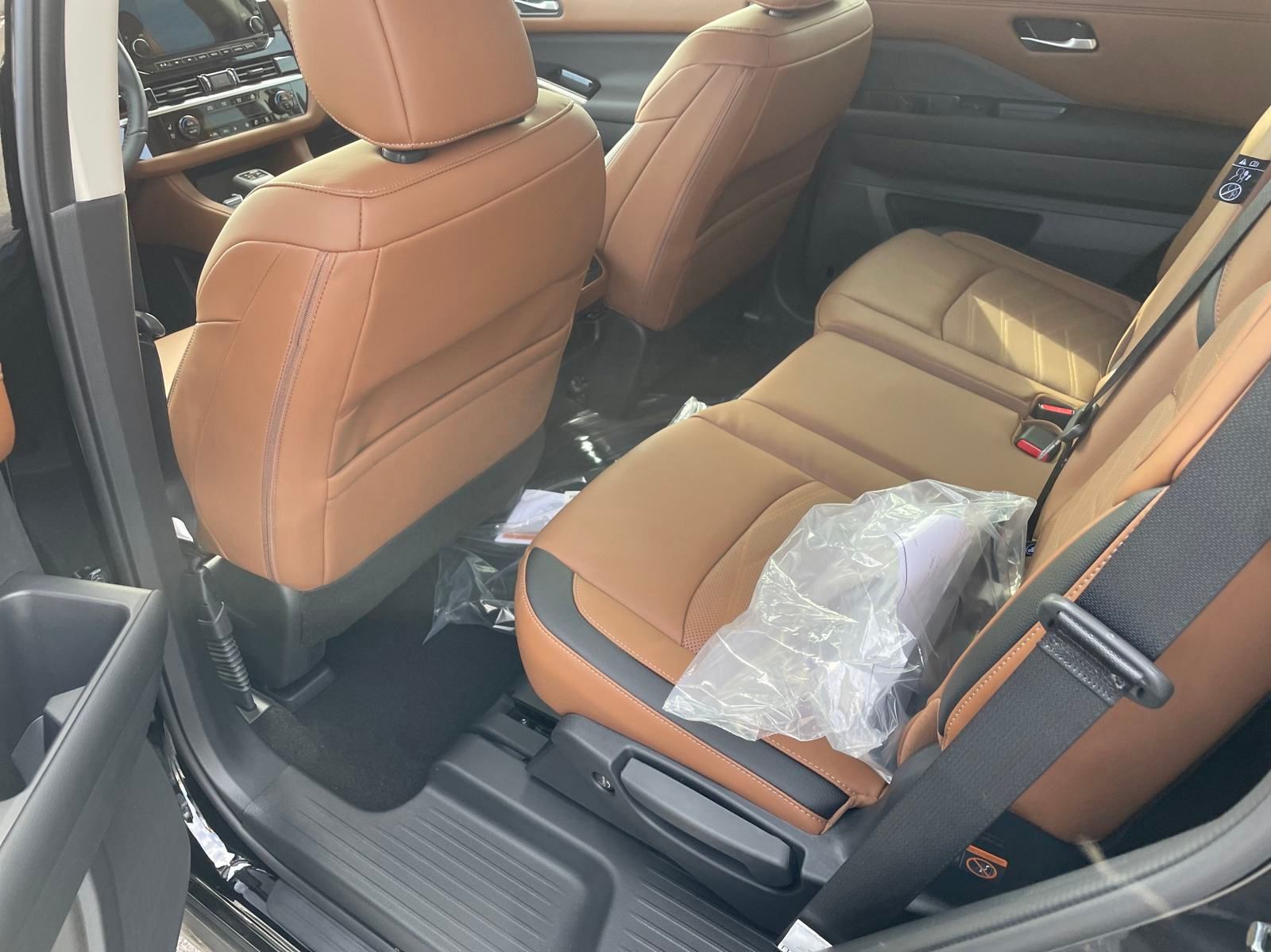 Vehicle image 11 of 19