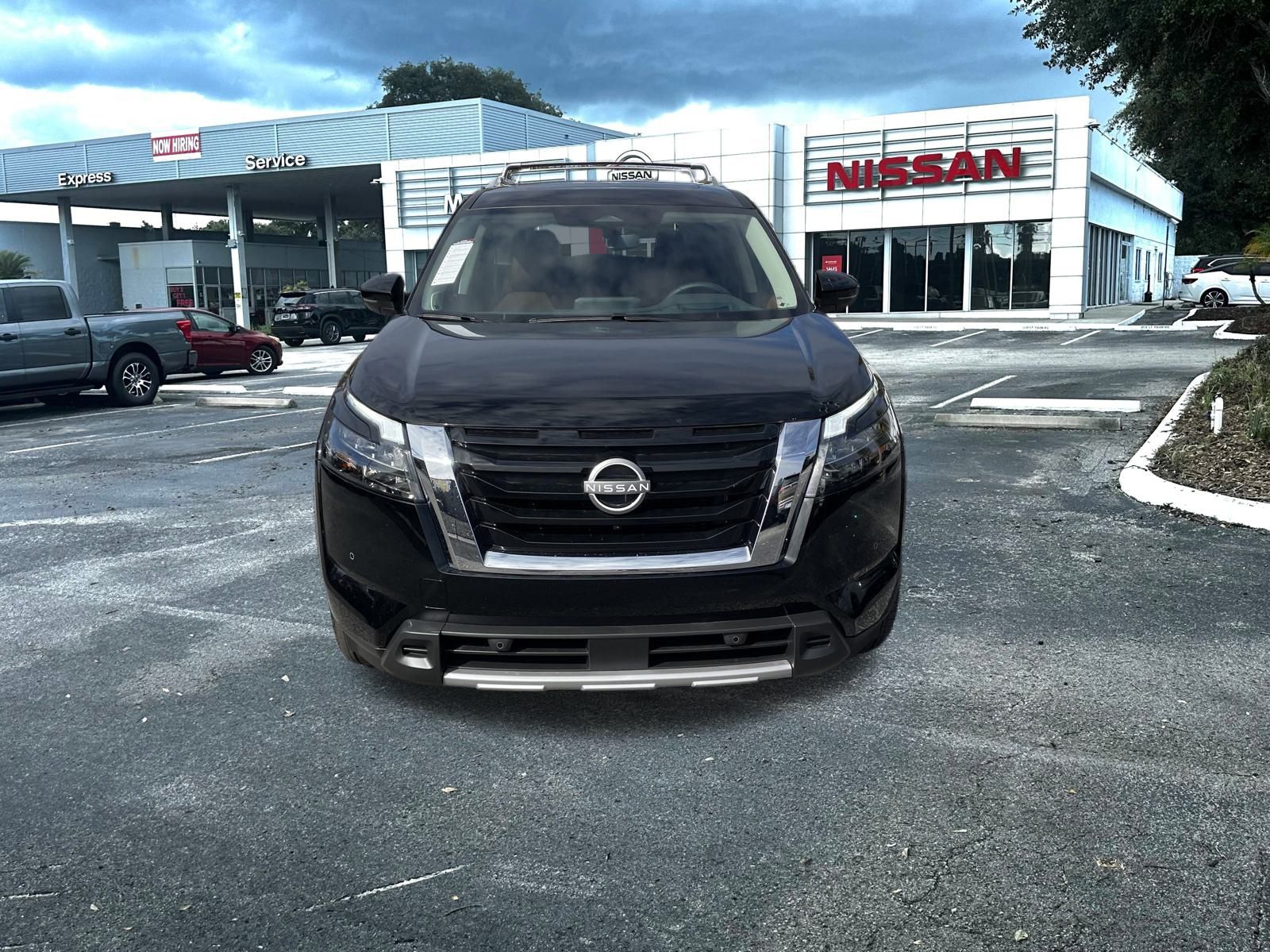 Vehicle image 2 of 19