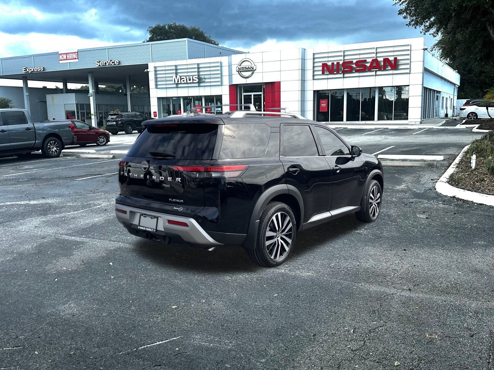 Vehicle image 5 of 19