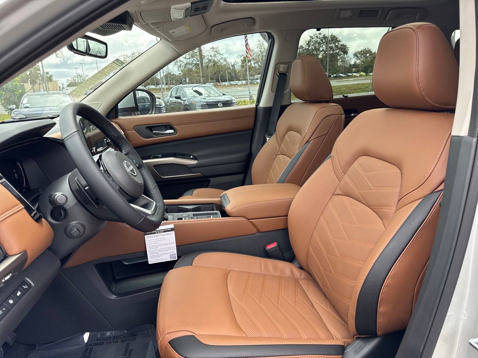 Vehicle image 13 of 35