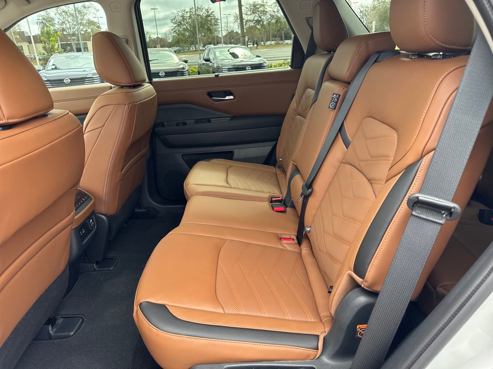 Vehicle image 12 of 35