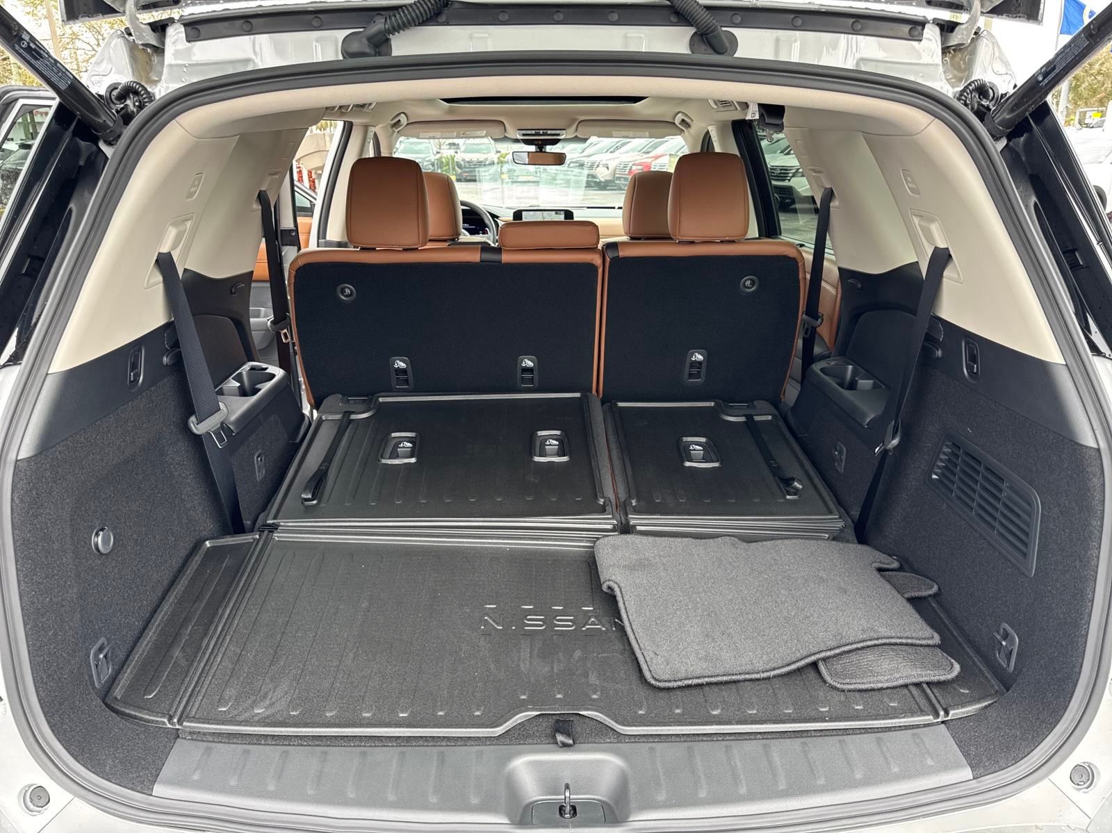 Vehicle image 10 of 35