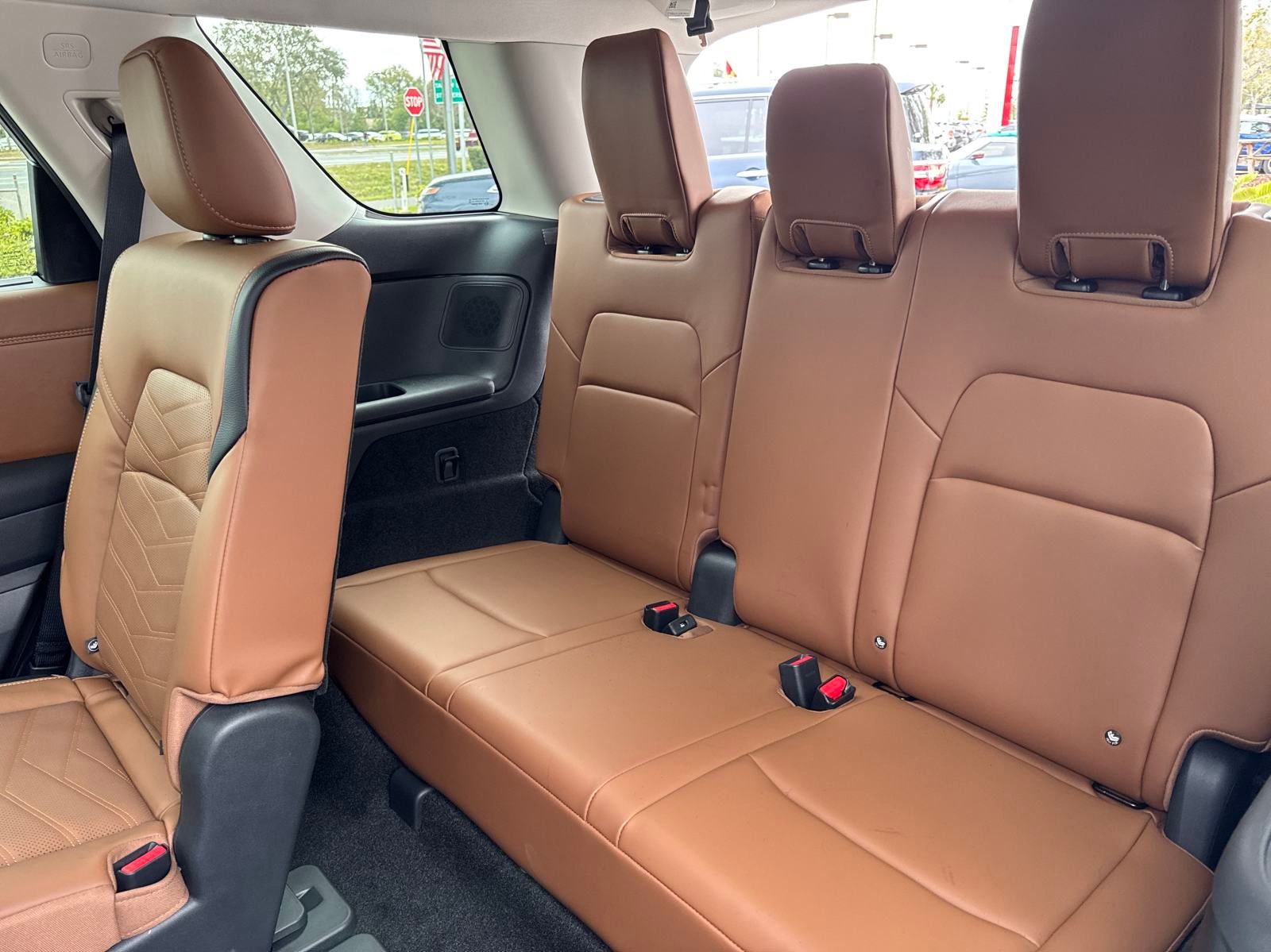 Vehicle image 11 of 35
