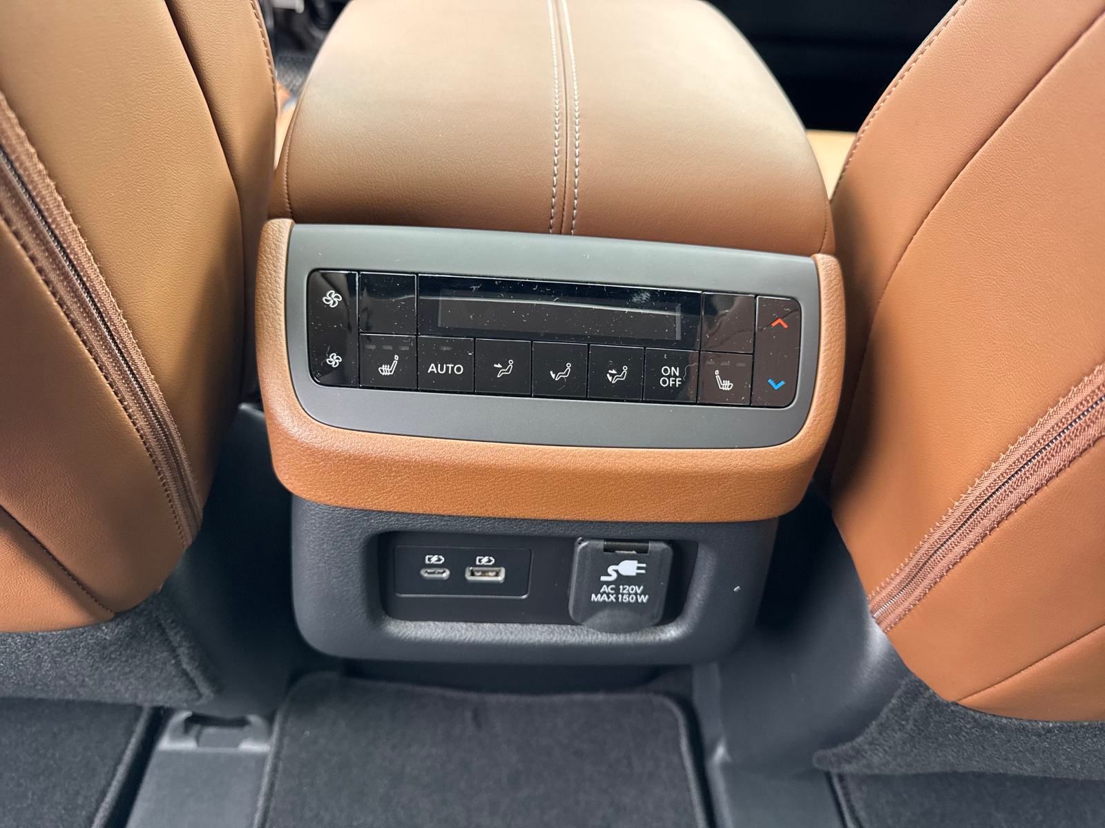 Vehicle image 27 of 35