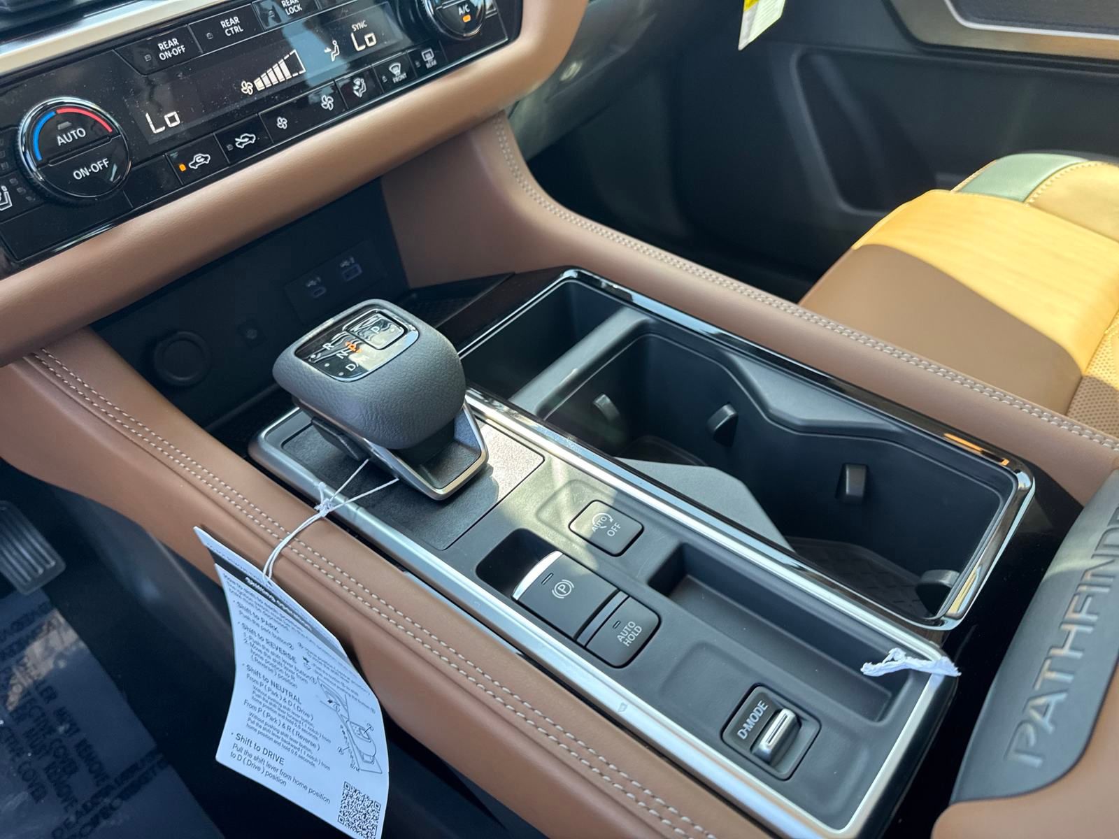Vehicle image 23 of 34