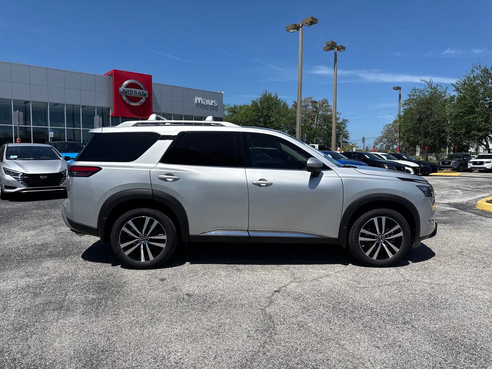 Vehicle image 4 of 34