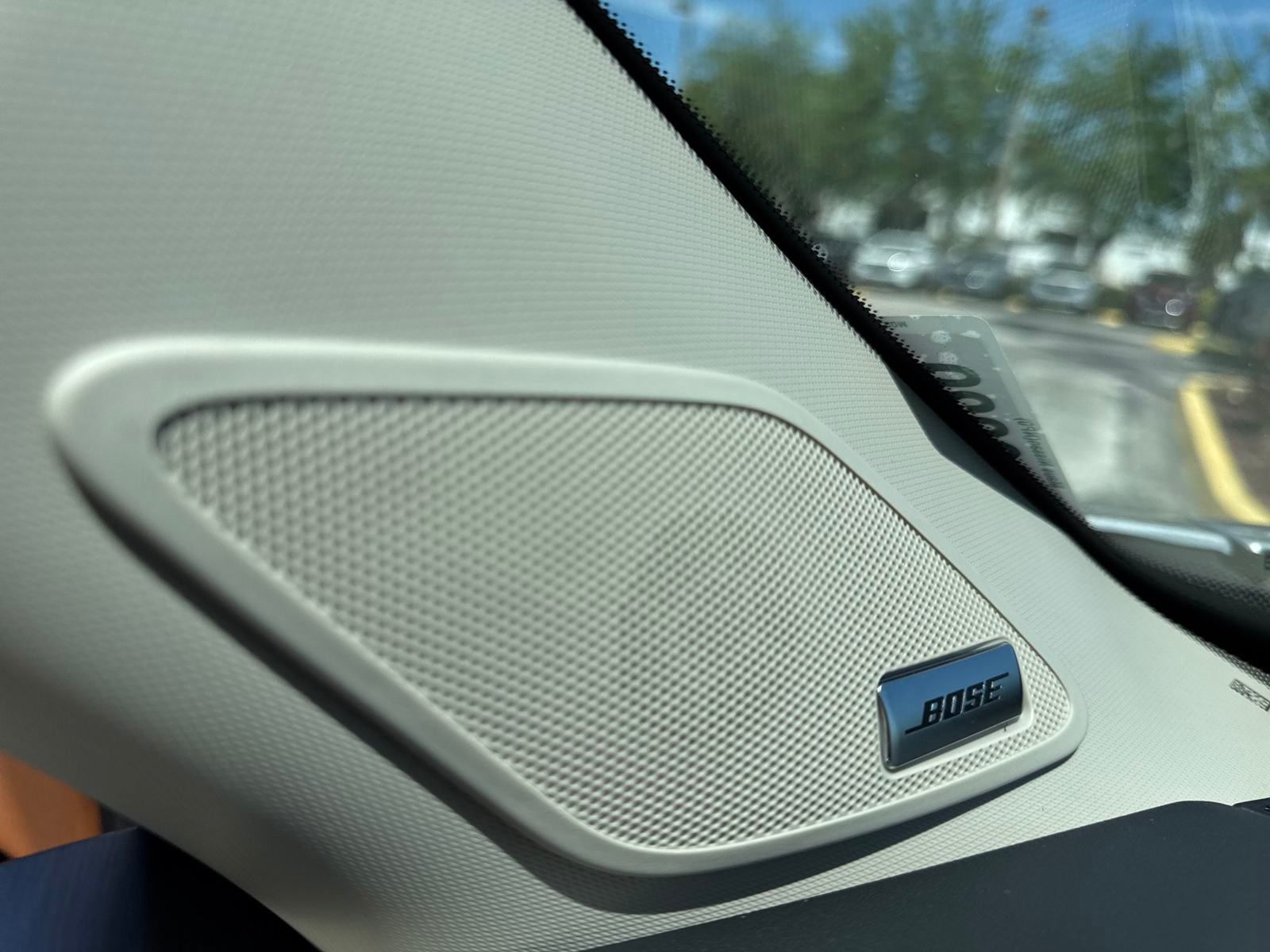 Vehicle image 27 of 34