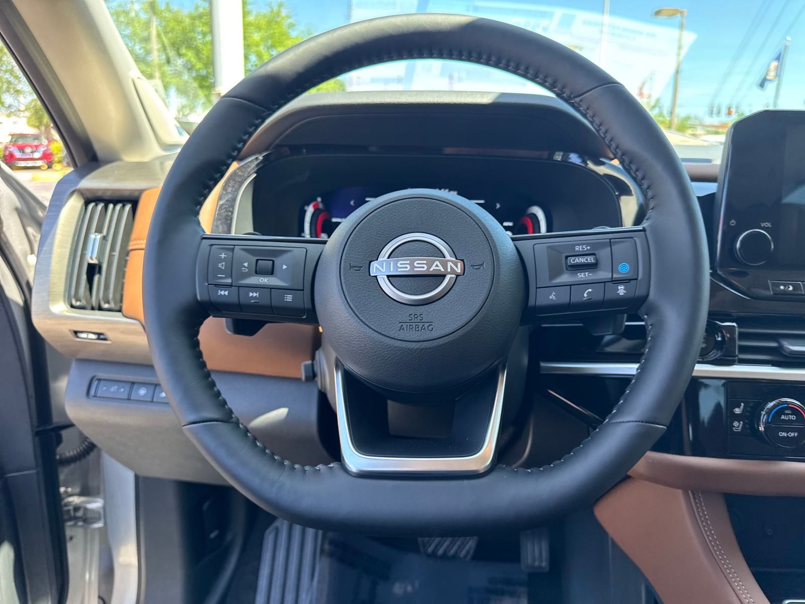 Vehicle image 18 of 34