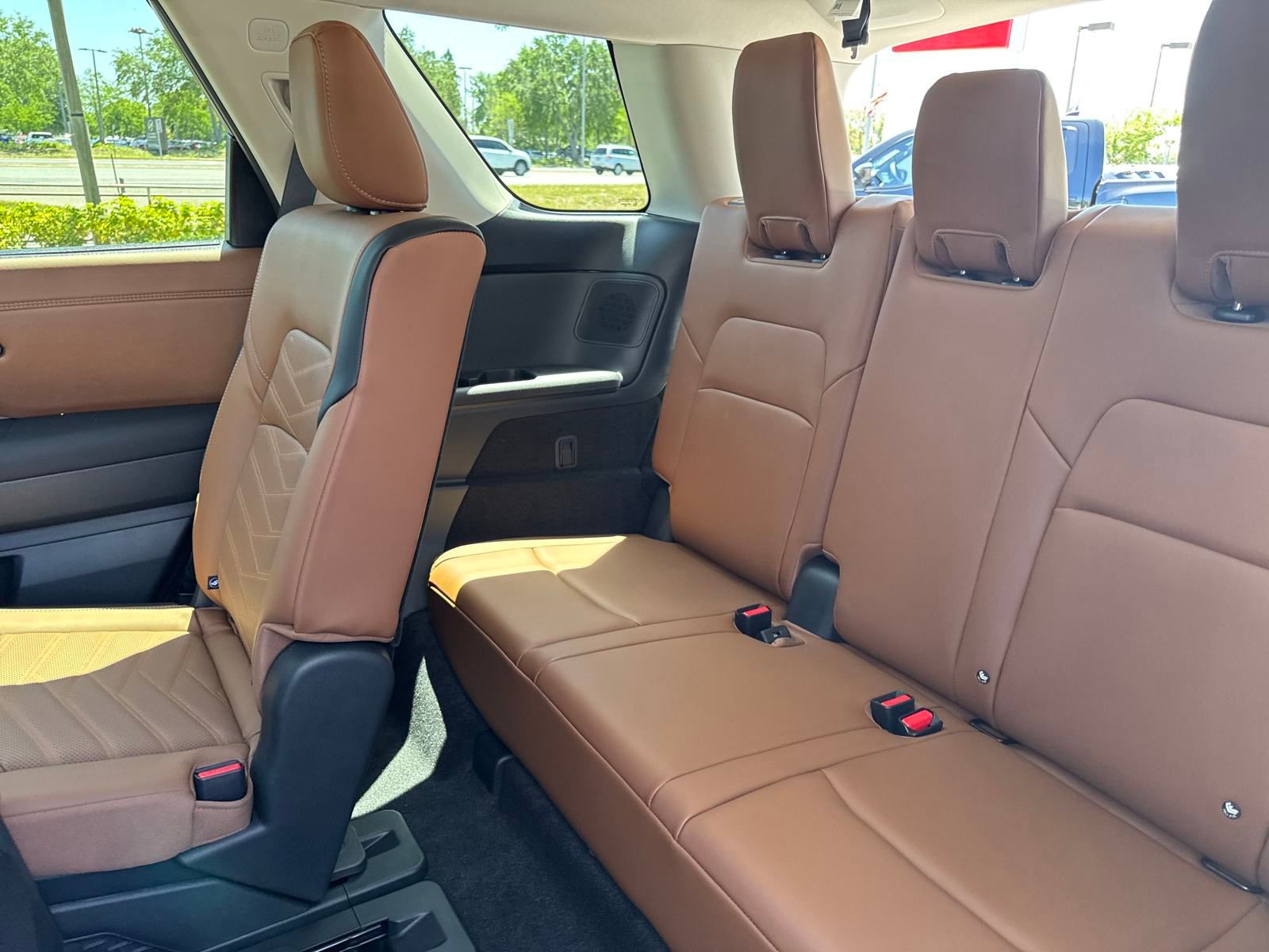 Vehicle image 11 of 34