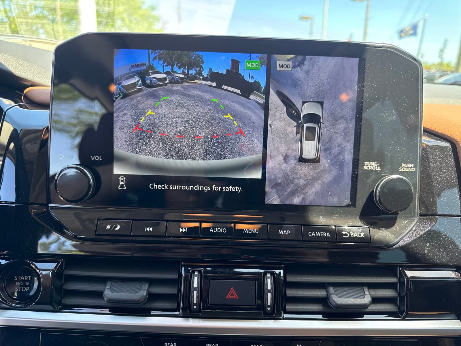 Vehicle image 22 of 34