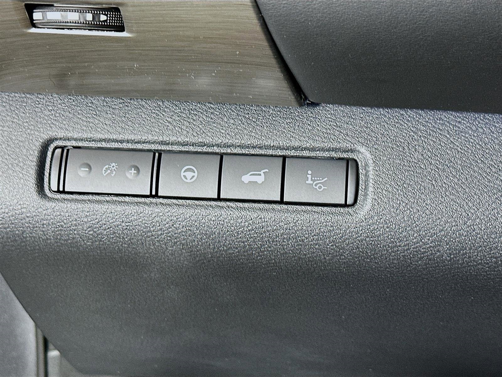 Vehicle image 13 of 46
