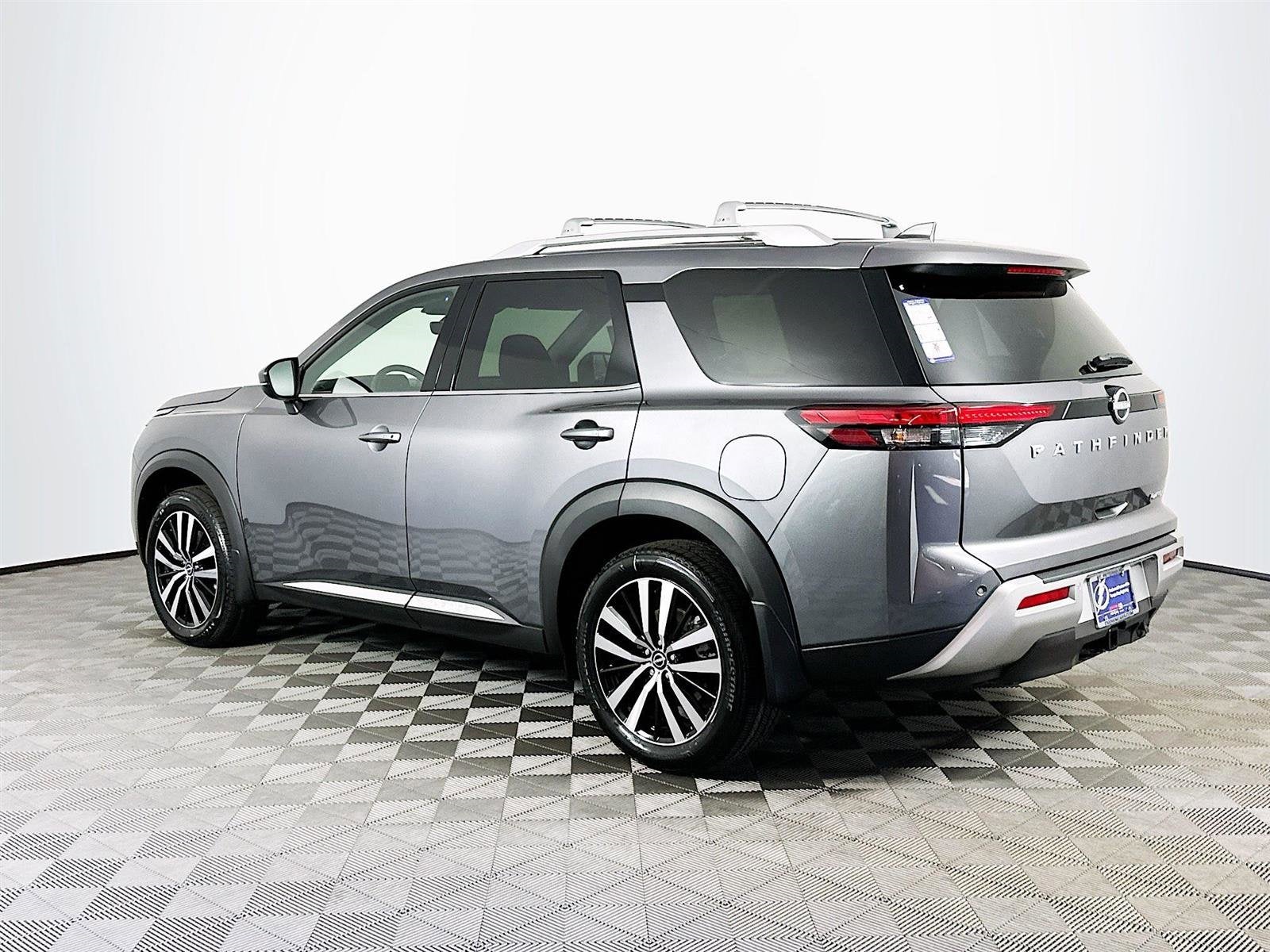 Vehicle image 9 of 46