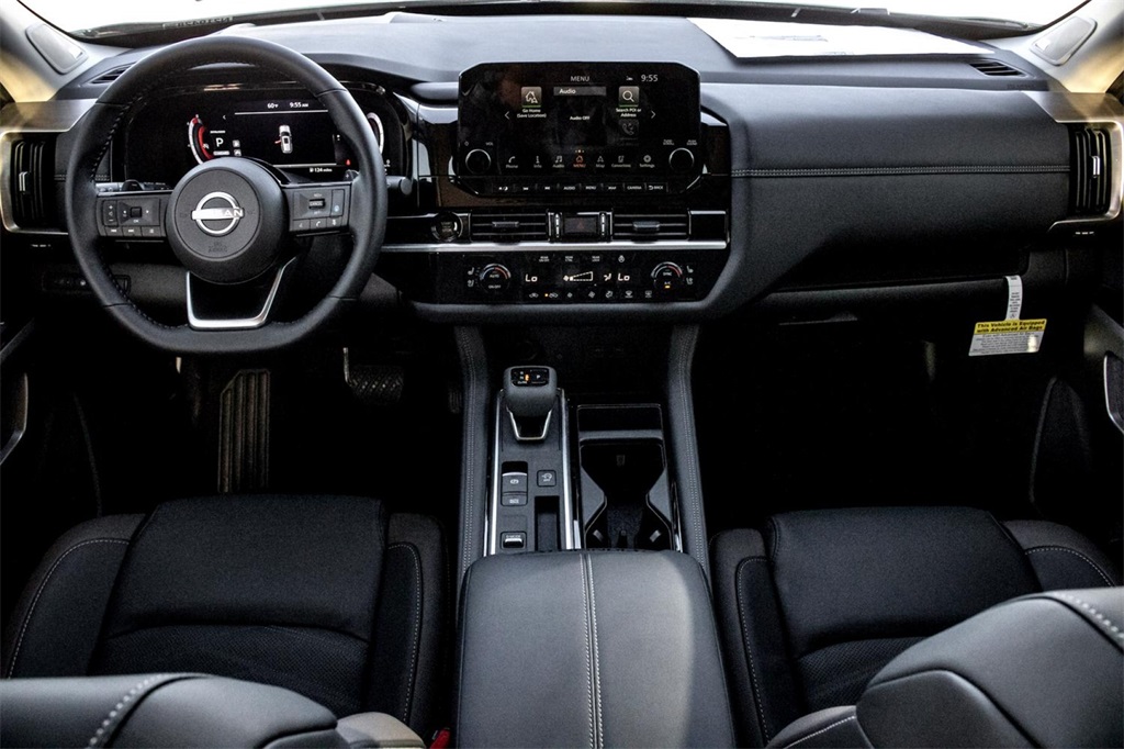 Vehicle image 23 of 25