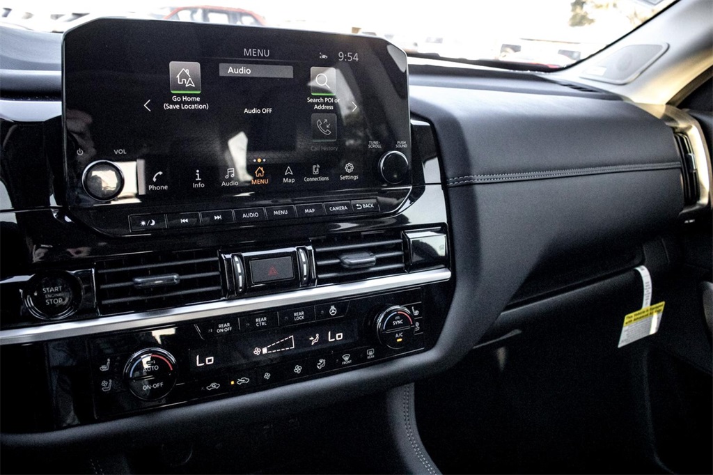 Vehicle image 16 of 25