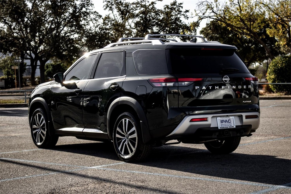 Vehicle image 5 of 25