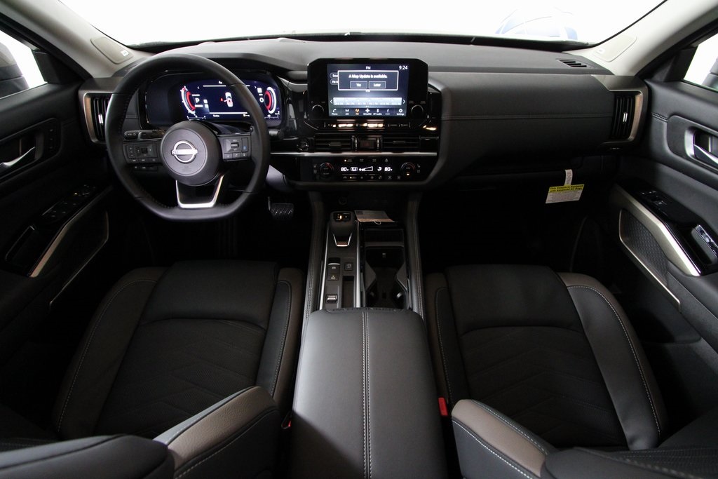 Vehicle image 25 of 41