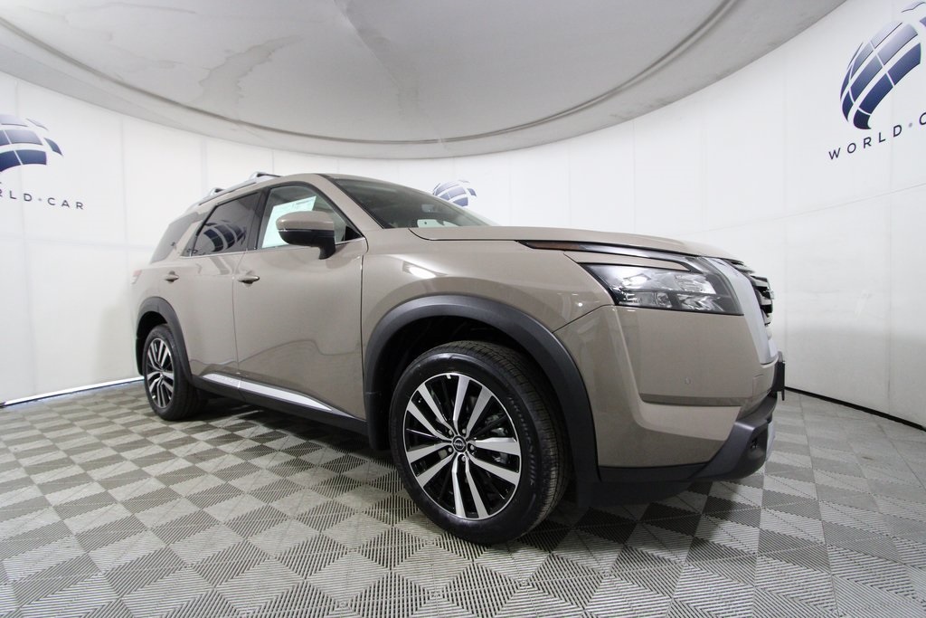 Vehicle image 5 of 41