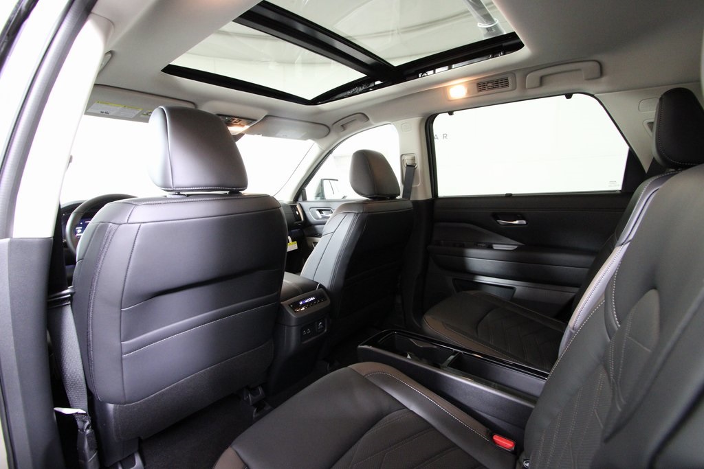Vehicle image 23 of 41