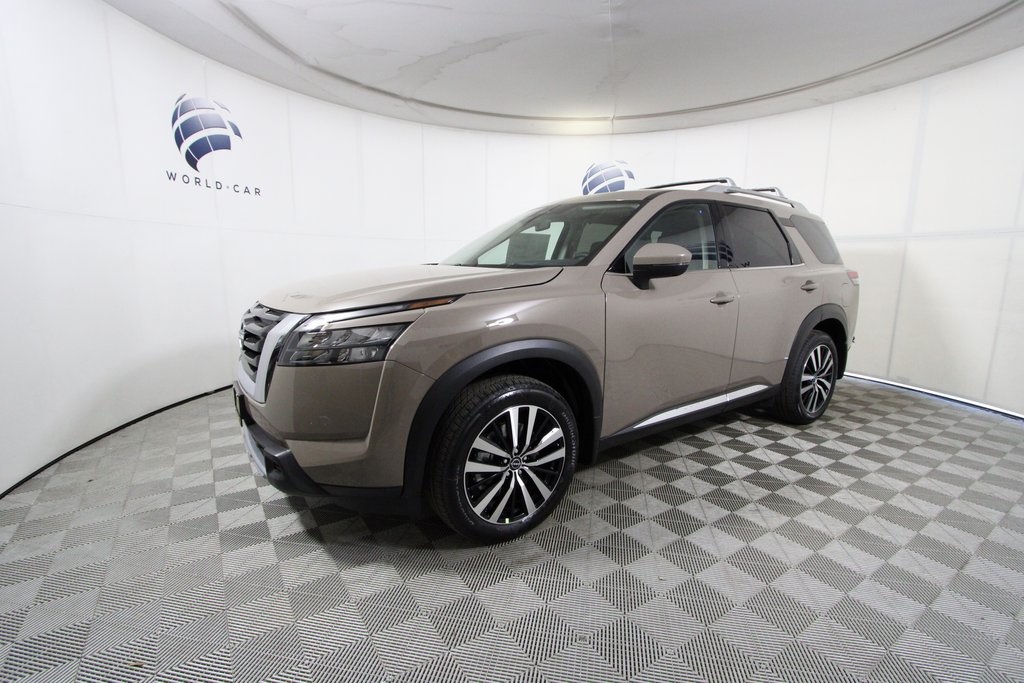 Vehicle image 2 of 41