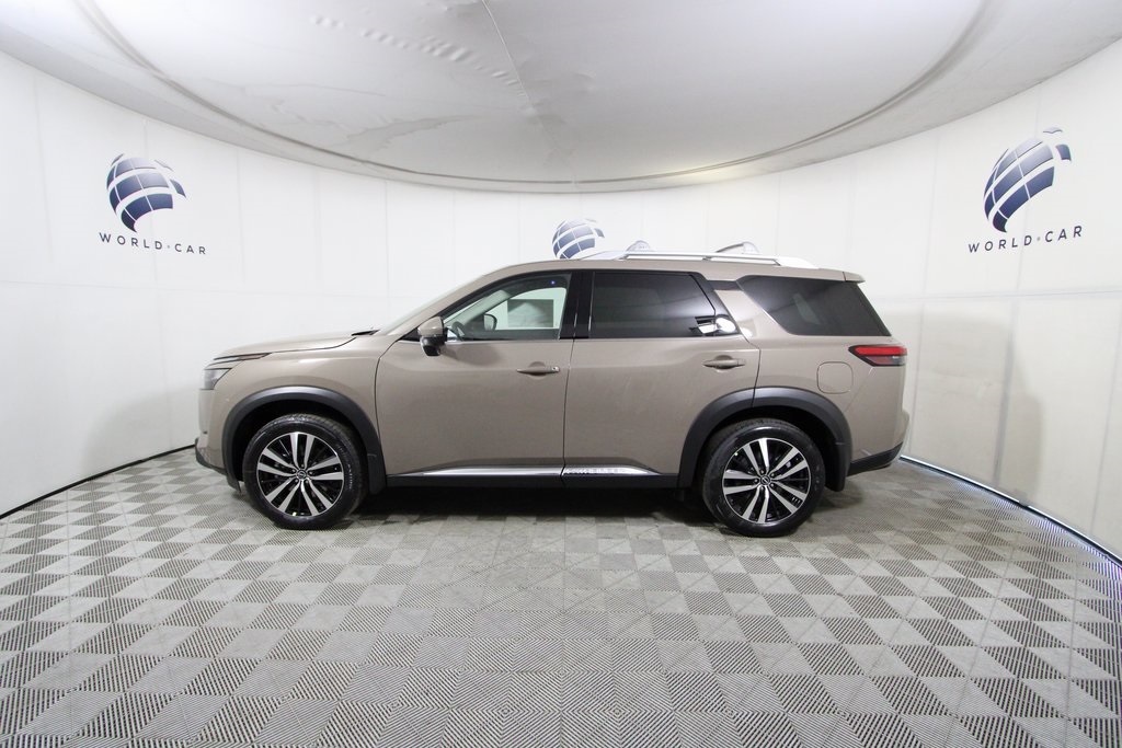 Vehicle image 16 of 41