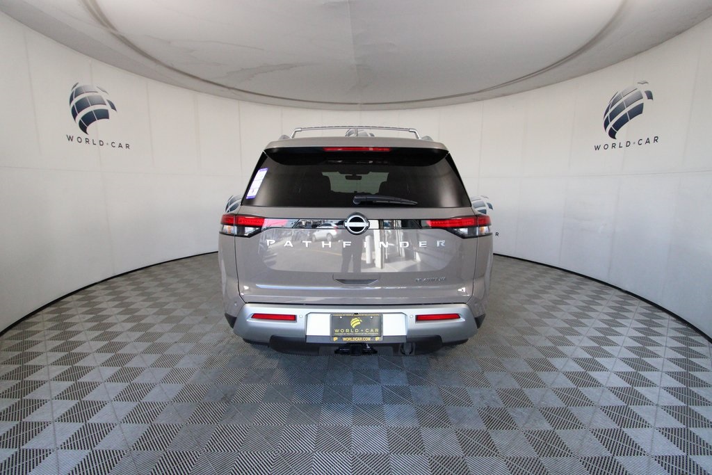 Vehicle image 11 of 41