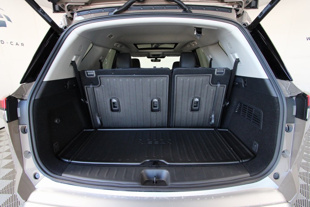 Vehicle image 18 of 41