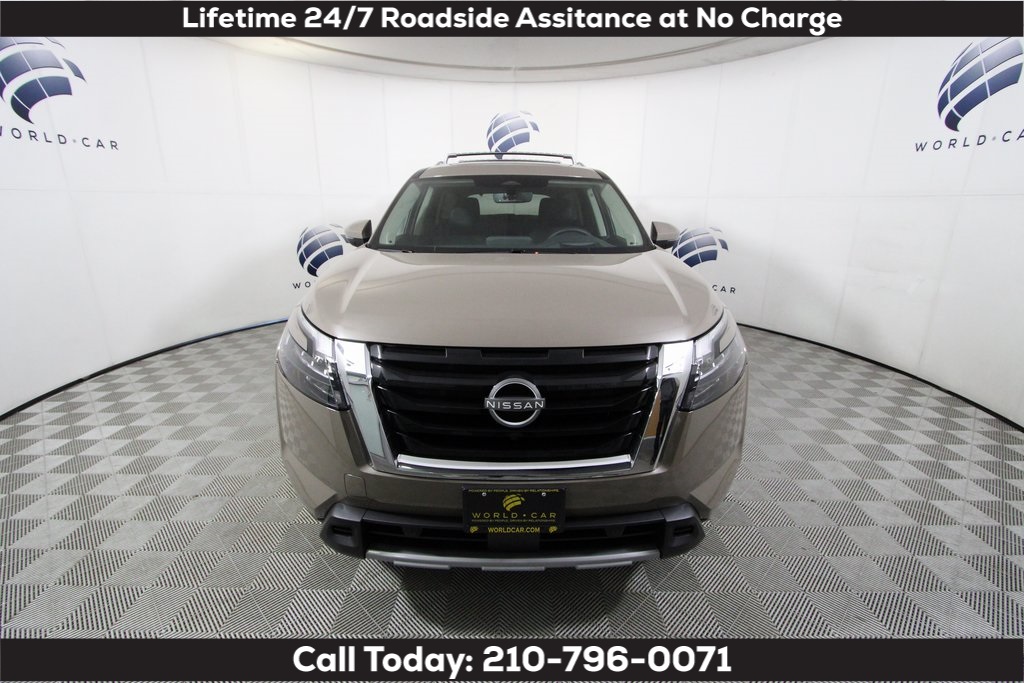 Vehicle image 3 of 41
