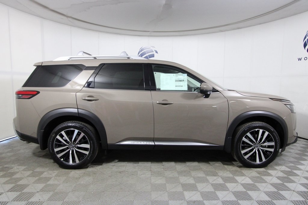 Vehicle image 7 of 41