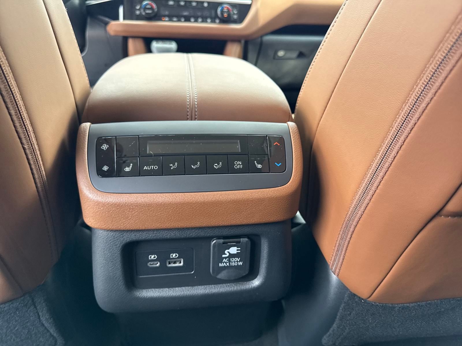 Vehicle image 27 of 34
