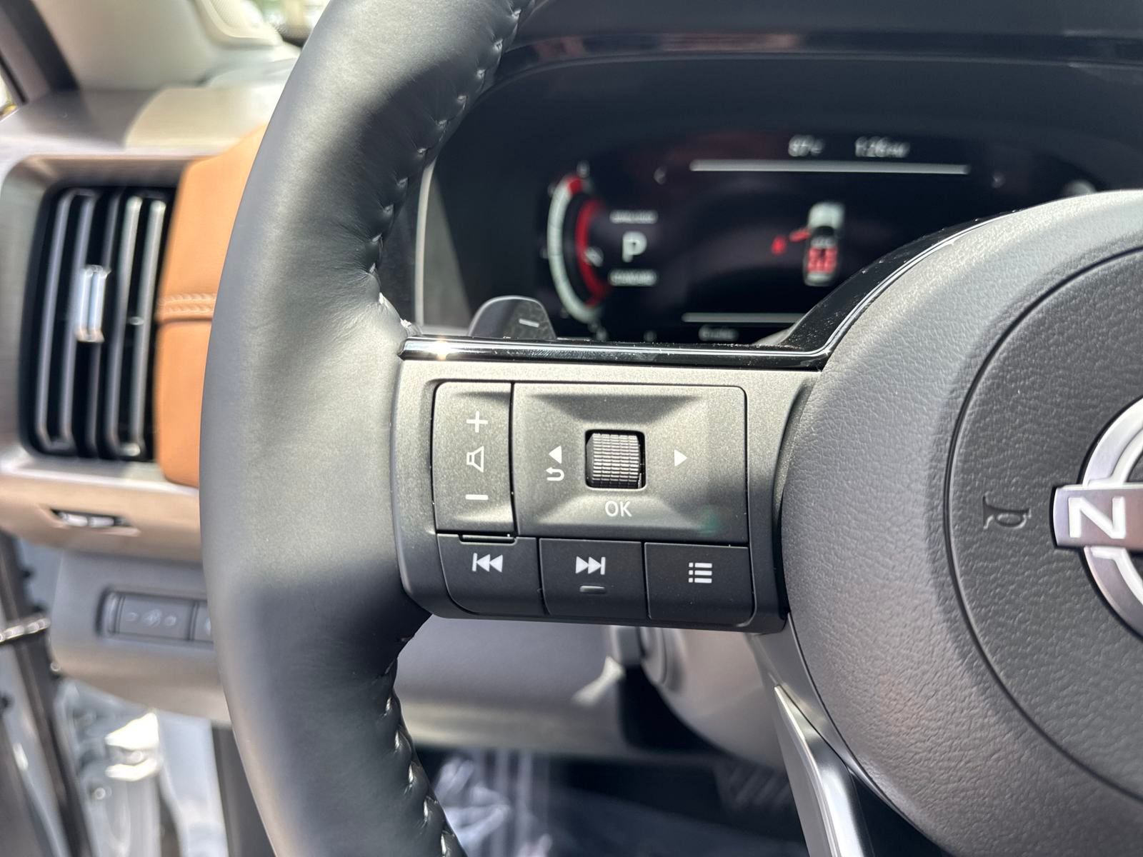 Vehicle image 16 of 34