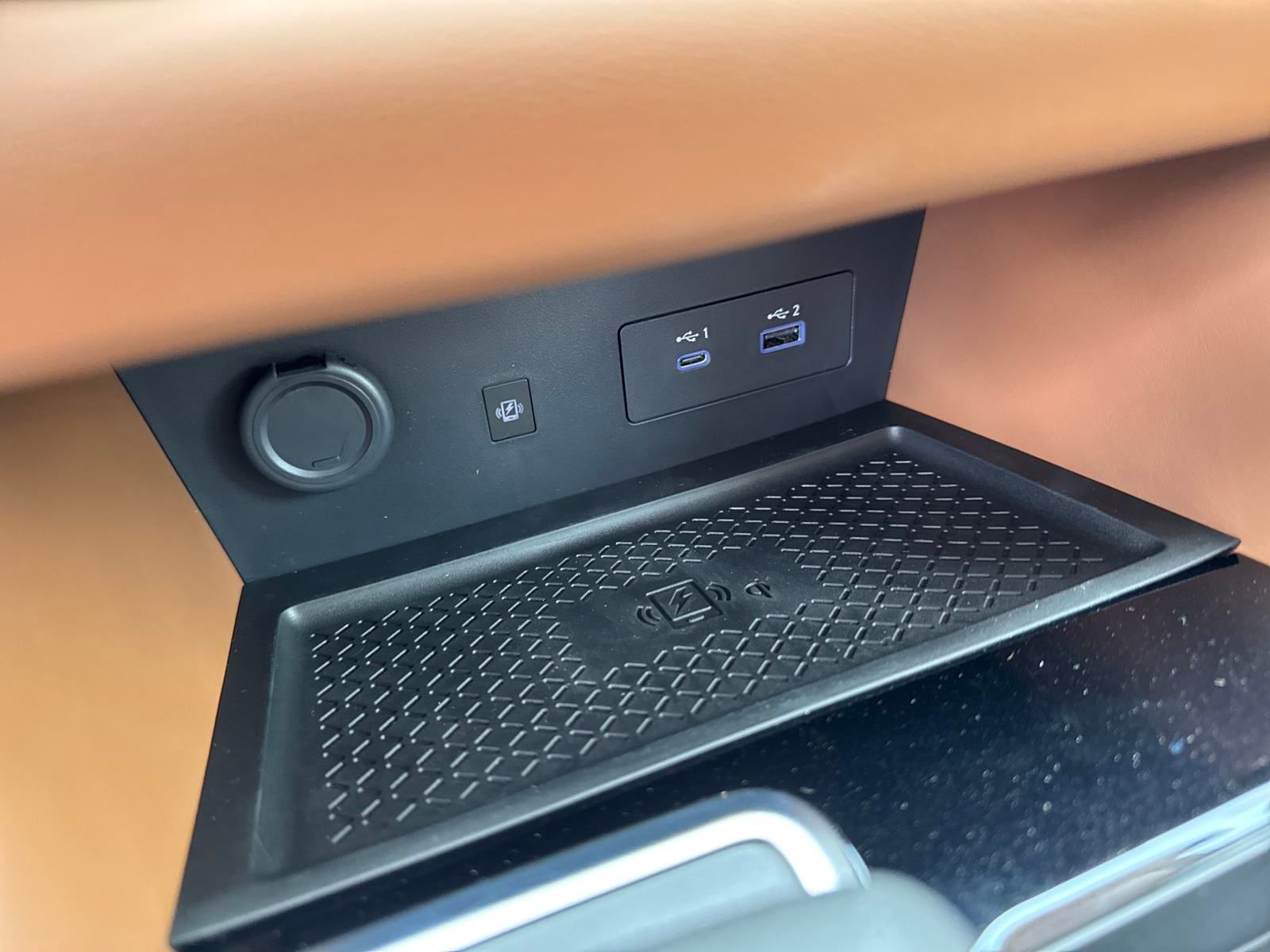 Vehicle image 26 of 34