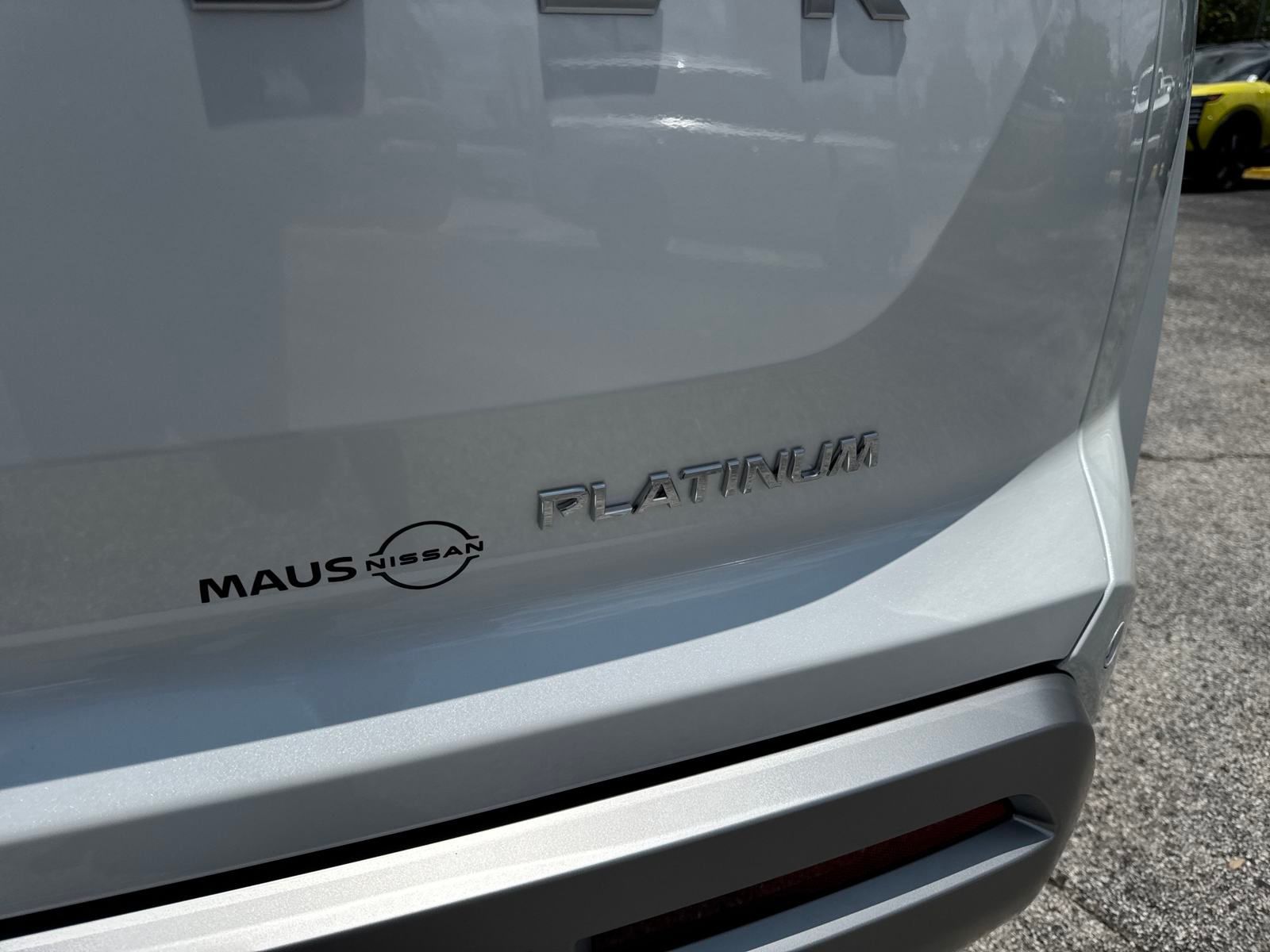 Vehicle image 28 of 34
