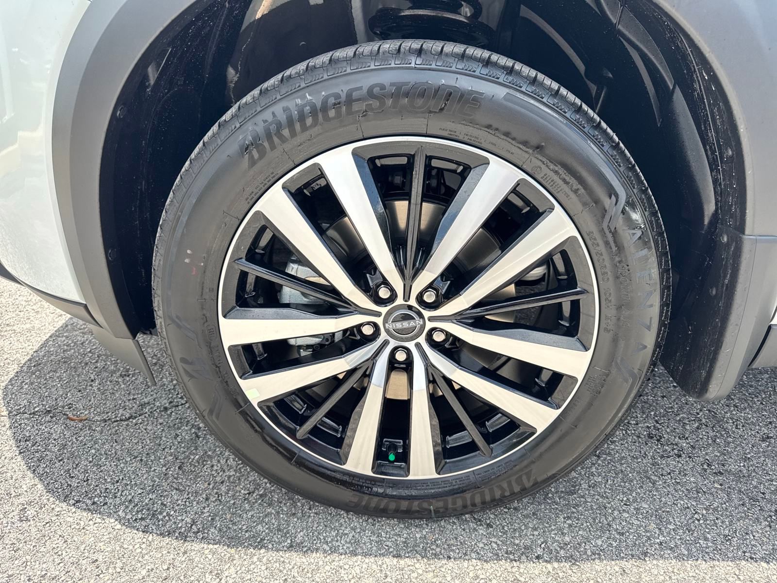 Vehicle image 8 of 34