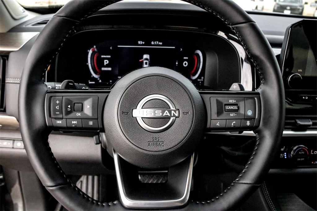 Vehicle image 12 of 25