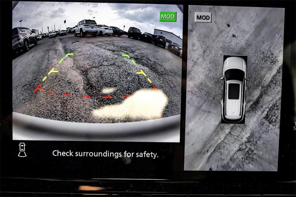 Vehicle image 17 of 25