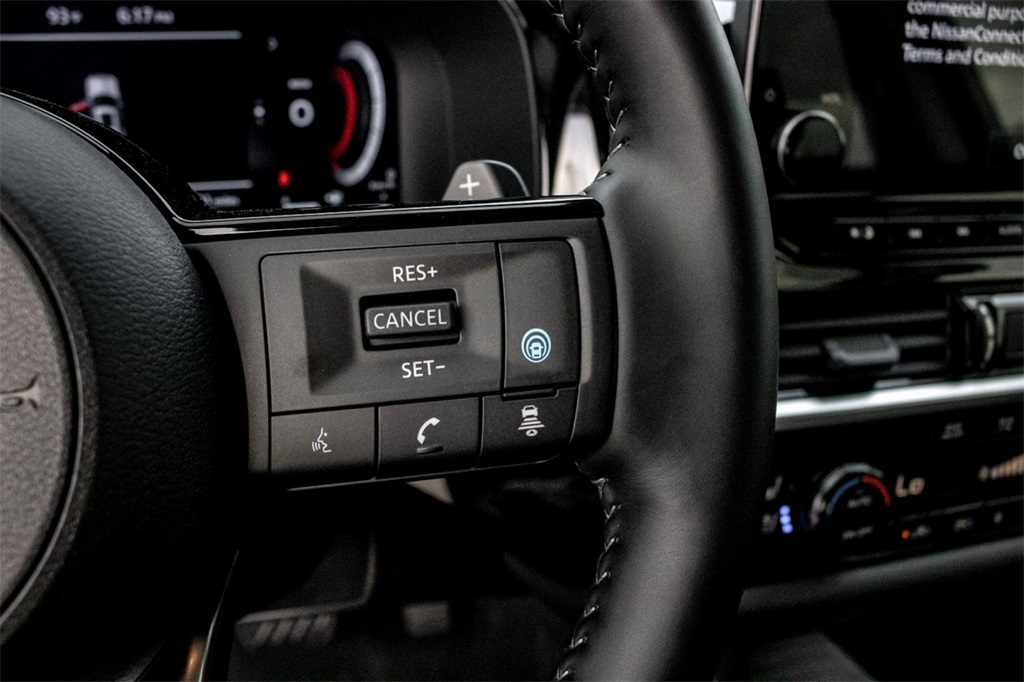 Vehicle image 14 of 25