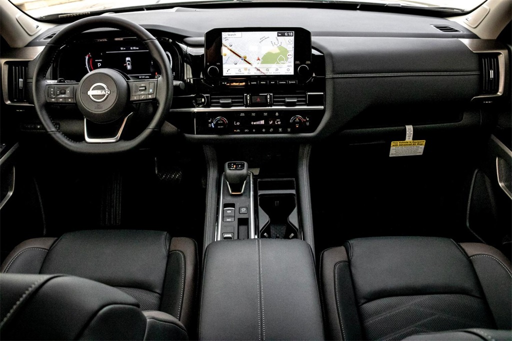 Vehicle image 23 of 25