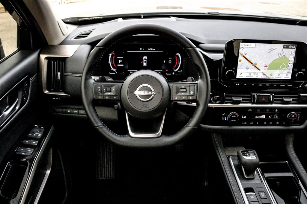 Vehicle image 24 of 25