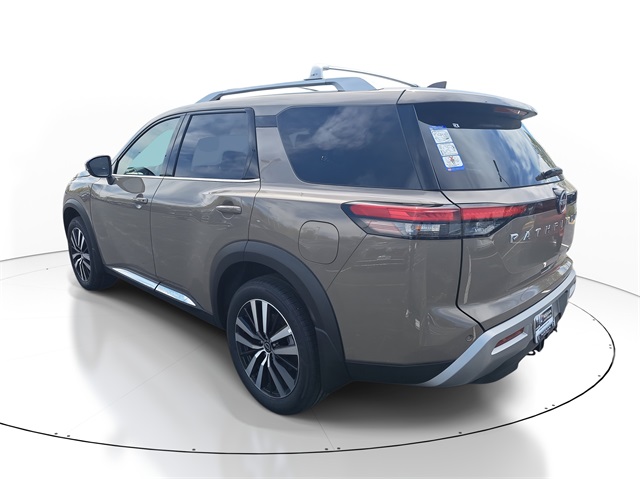 Vehicle image 4 of 10