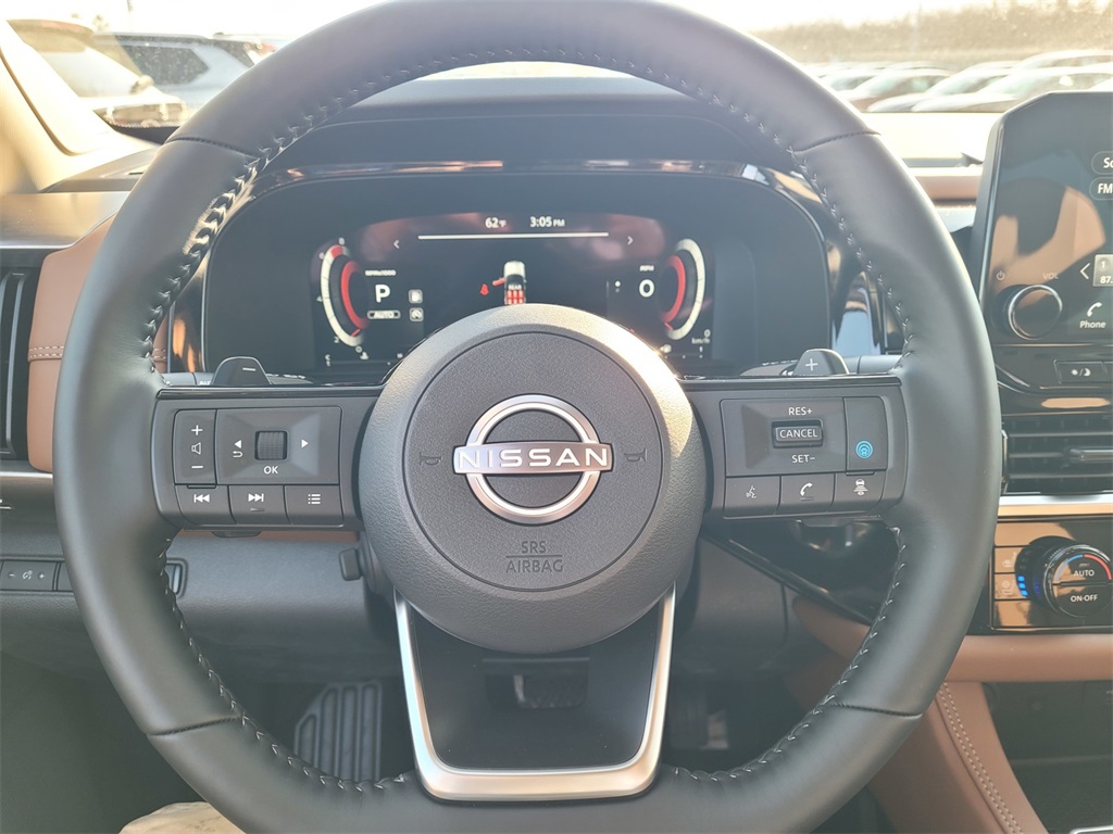 2025 Nissan Pathfinder Platinum Image 10 of 16