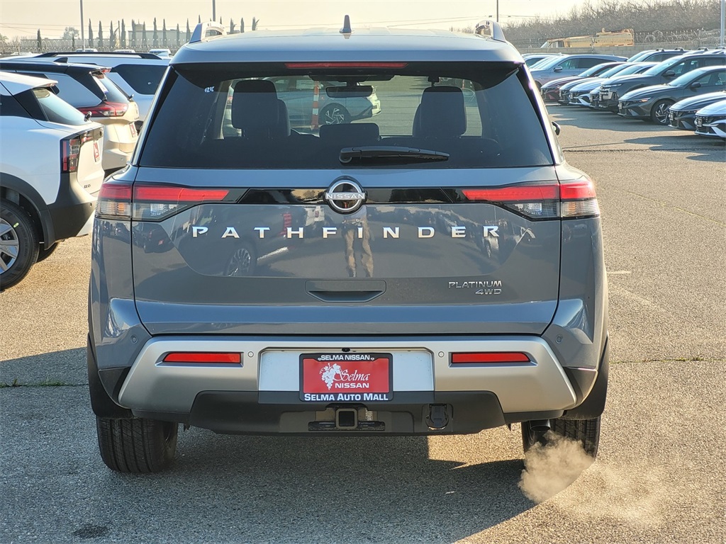2025 Nissan Pathfinder Platinum Image 5 of 16