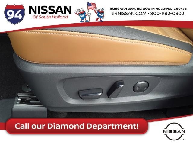 Vehicle image 12 of 21