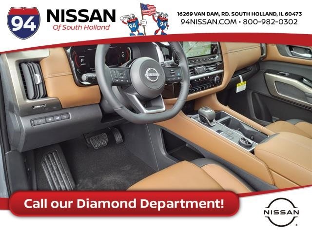 Vehicle image 10 of 21