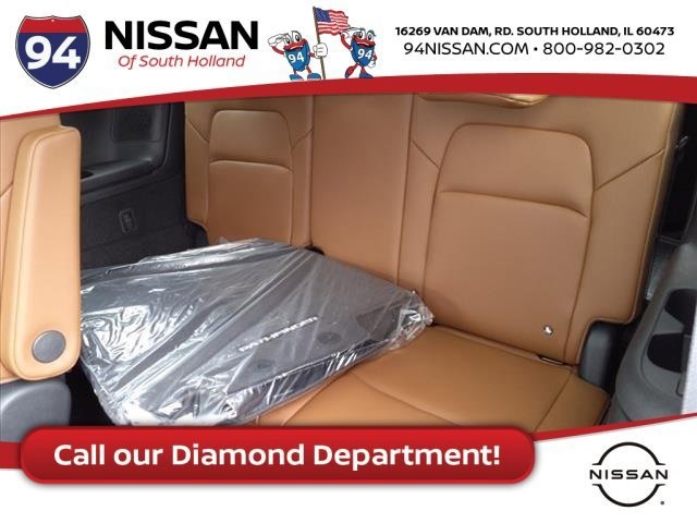 Vehicle image 15 of 21