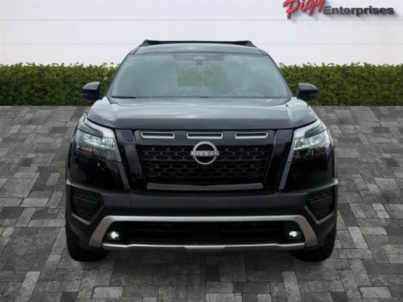 2025 Nissan Pathfinder Rock Creek Image 2 of 54